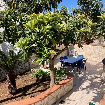 Trullo Il Nespolo Apartment อัลเบโรเบลโล ภายนอก รูปภาพ