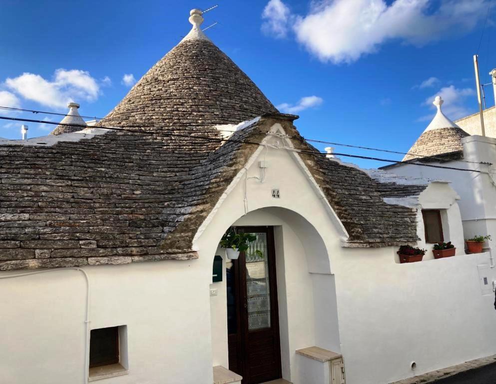 Trullo Il Nespolo Apartment อัลเบโรเบลโล ภายนอก รูปภาพ