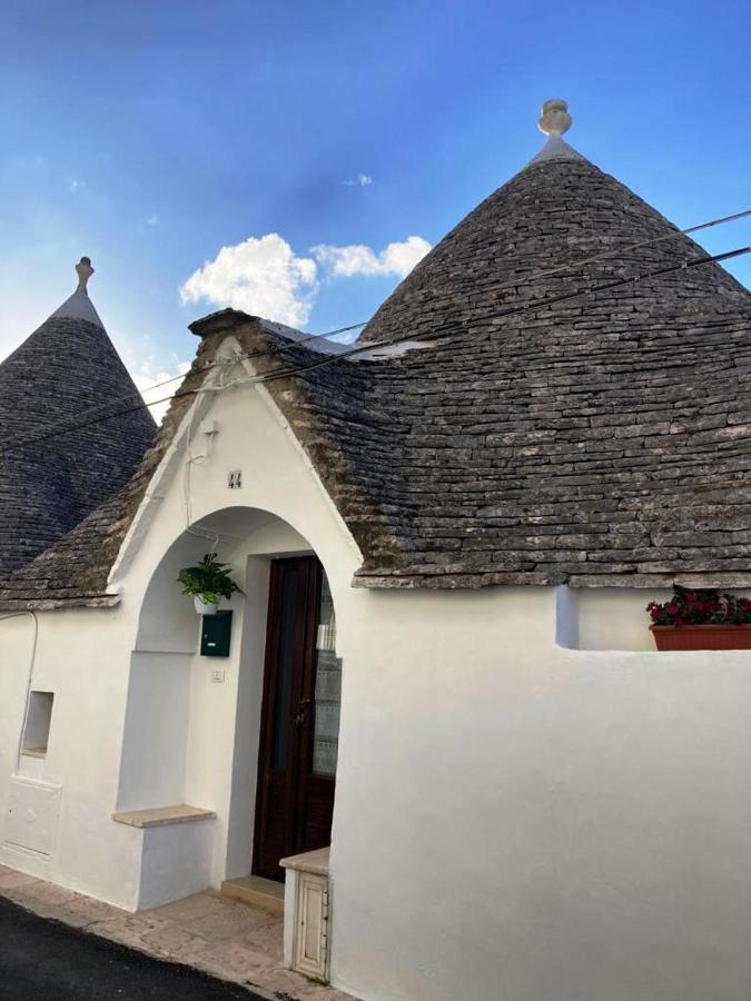 Trullo Il Nespolo Apartment อัลเบโรเบลโล ภายนอก รูปภาพ